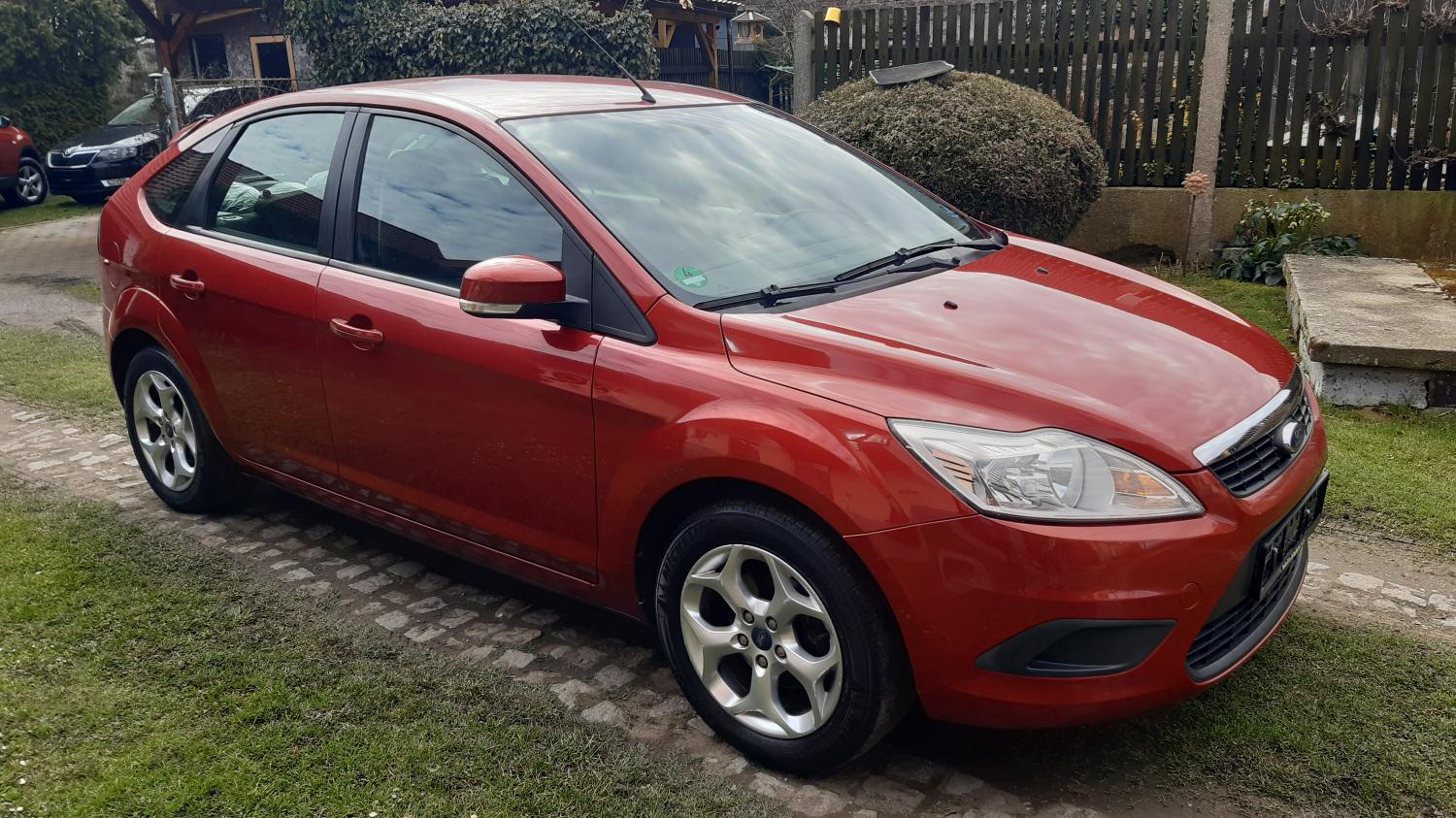 Ford focus 1.6 16V 74kw Trend 2 sady kol